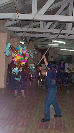 Photo 21: pinatas2