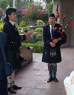 Photo 18: bagpipe